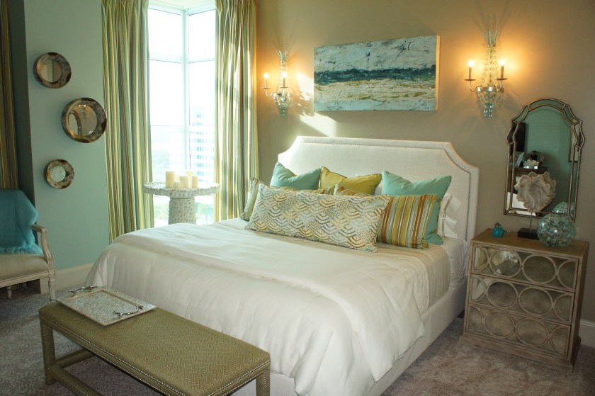 This photo portrays the color slightly better.